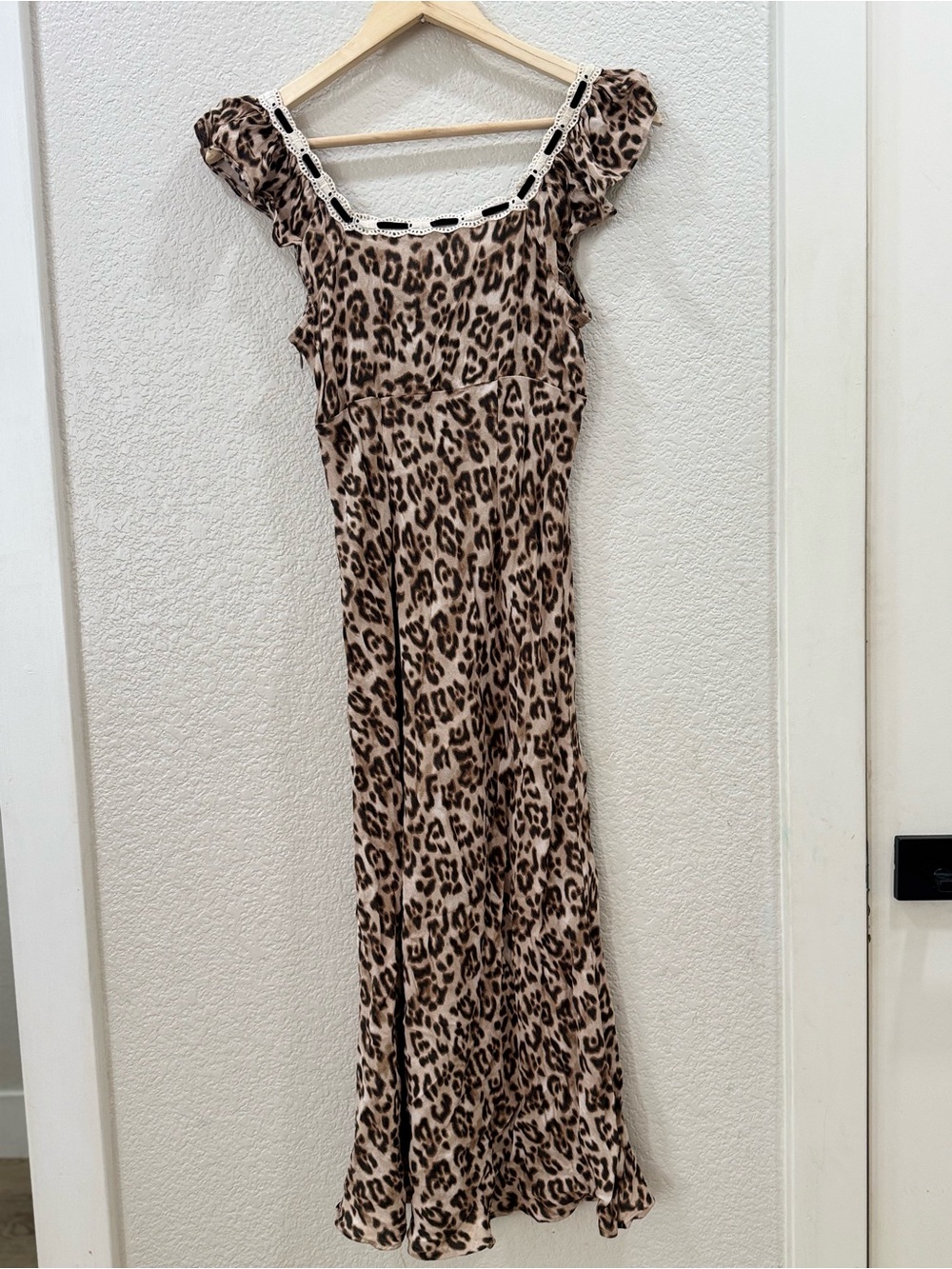 American Eagle Outfitters Leopard-Print Midi Dress - Picture 4 of 7